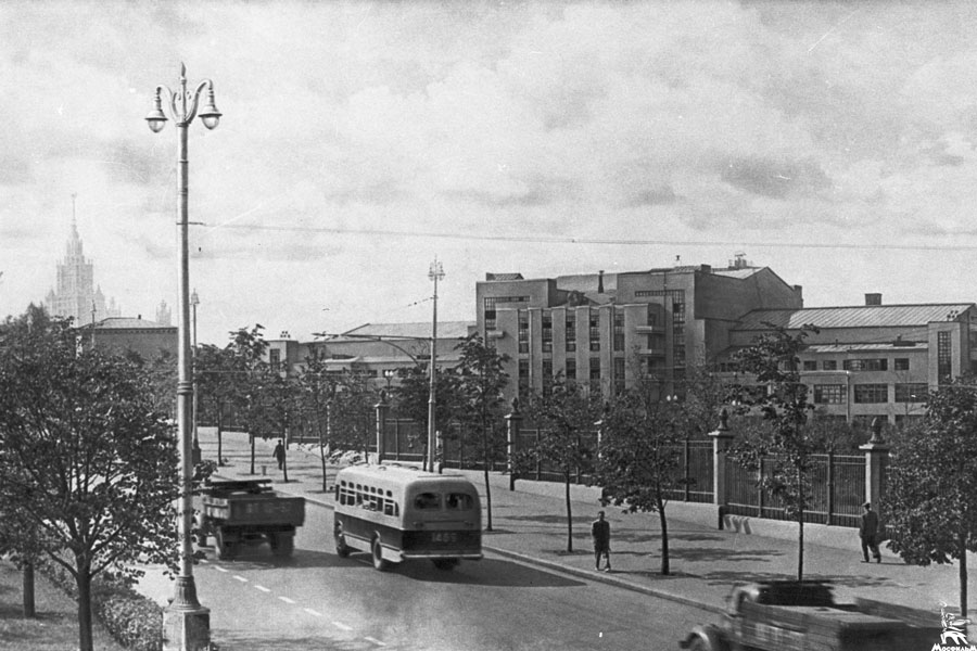 Здания в конце 1950-х