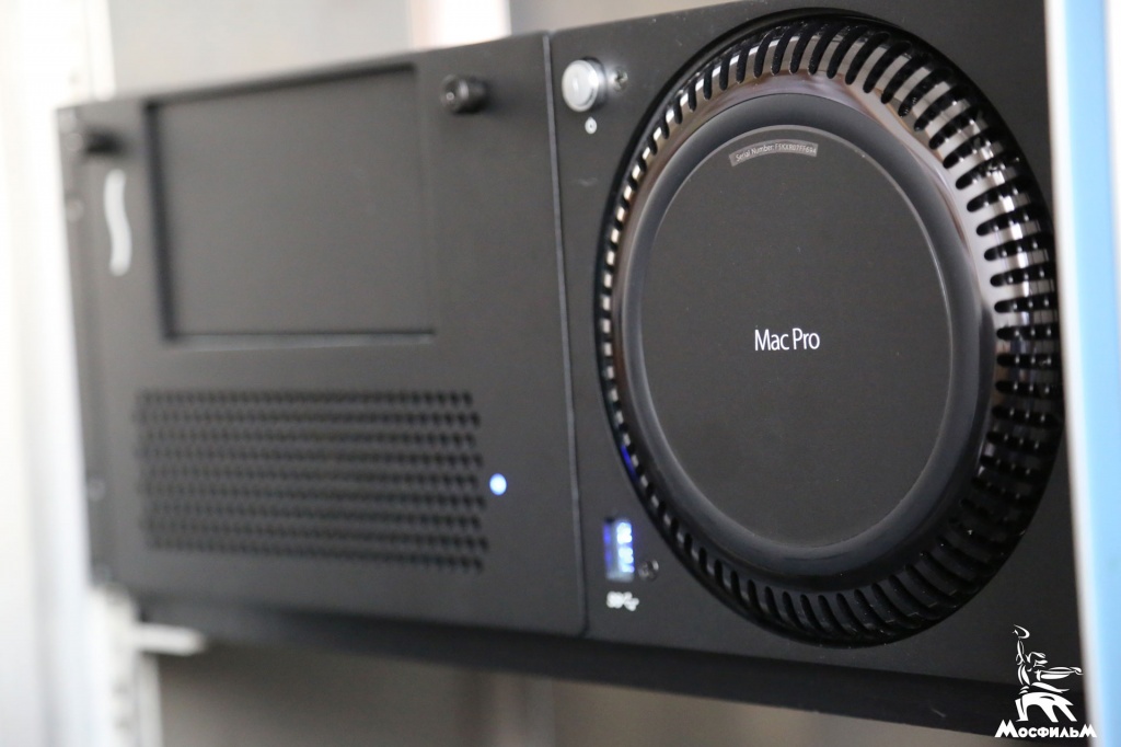 Рабочая станция Mac Pro 6.1 с 12-ядерным процессором Рабочая станция Mac Pro 6.1 с 12-ядерным процессором
