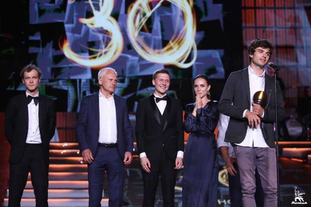 Создатели фильма «Бык» получают главный приз фестиваля «Кинотавр»