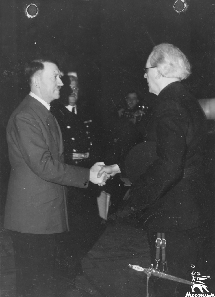 1940 25    -    