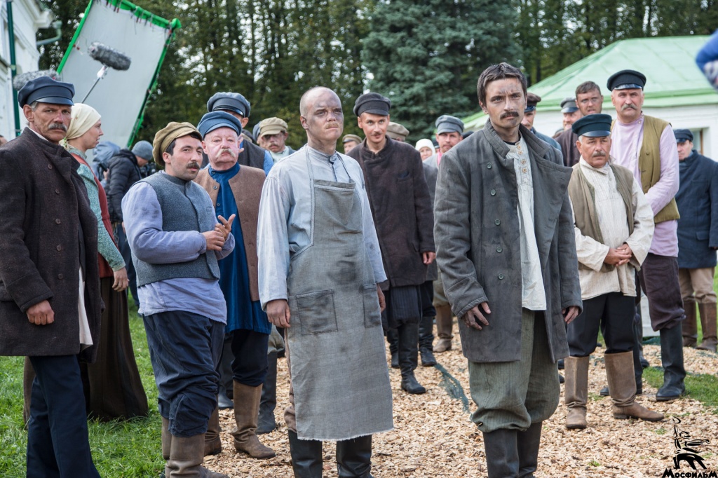 Фото со съемок сериала «Угрюм-река» (летний московский период) Фото со съемок сериала «Угрюм-река» (летний московский период)