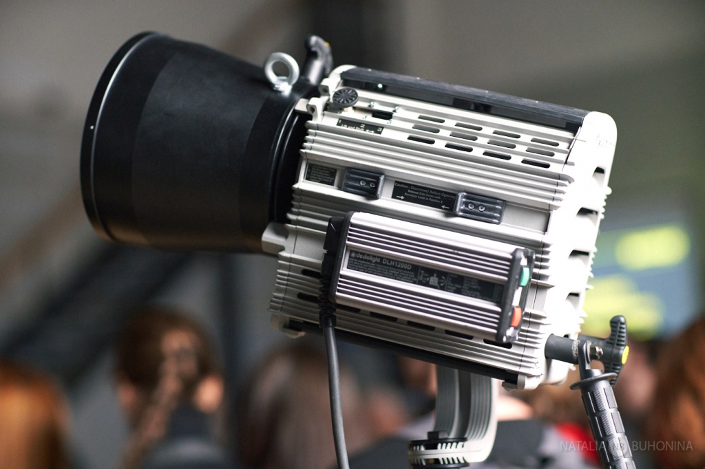   HMI Dedolight DLH1200D.jpg