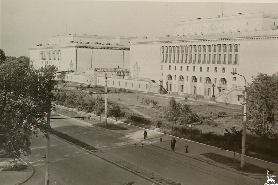     ,  1960-