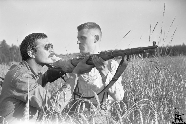 Фото со съемок фильма «Спокойный день в конце войны»