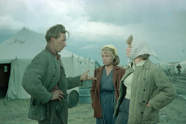 Первый эшелон.jpg