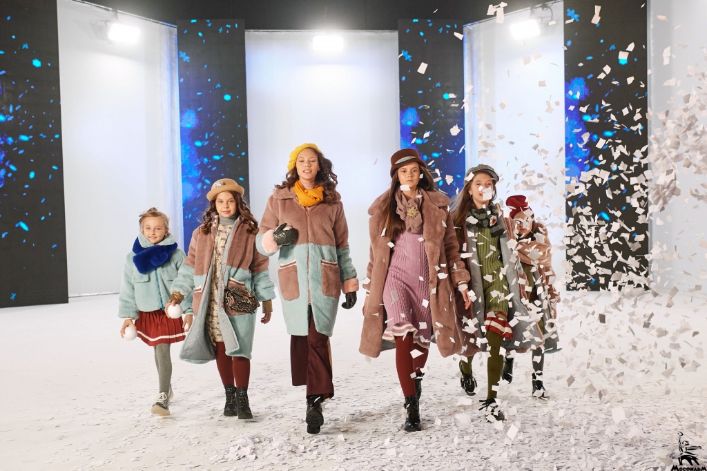 Фото с показа коллекции бренда Klimkova kids в Третьем павильоне «Мосфильма» Фото с показа коллекции бренда Klimkova kids в Третьем павильоне «Мосфильма»