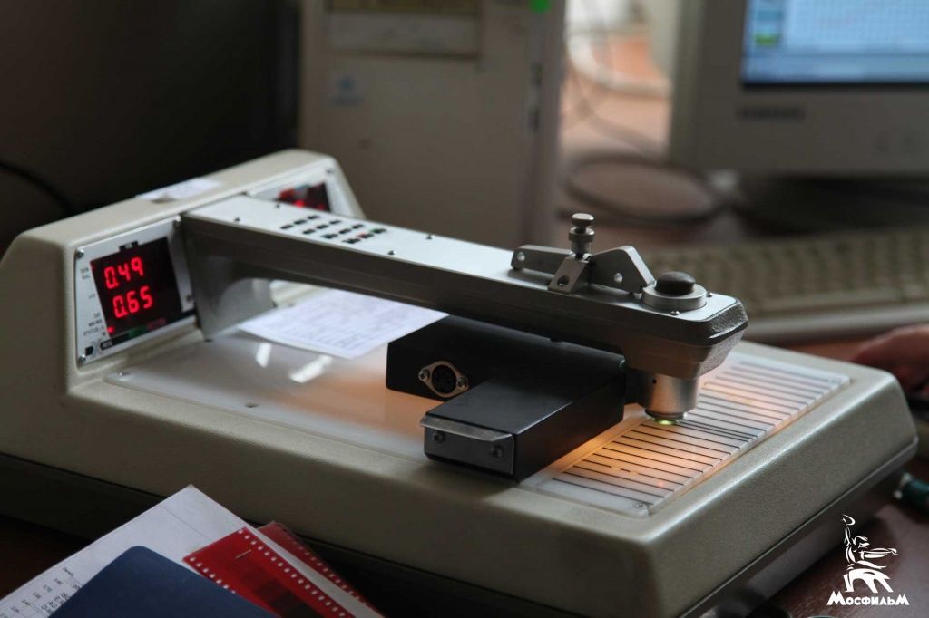 Денситометр XRite для фотографического контроля процесса обработки пленки Денситометр XRite для фотографического контроля процесса обработки пленки