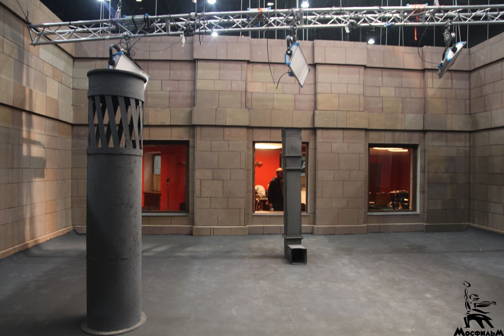Декорация для съемок сериала «Оптимисты-2» в 16-м павильоне «Мосфильма»