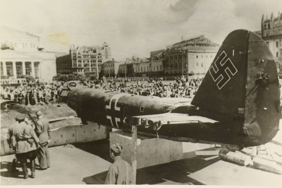 Сбитый под Москвой у города Истра фашистский бомбардировщик Ju-88
