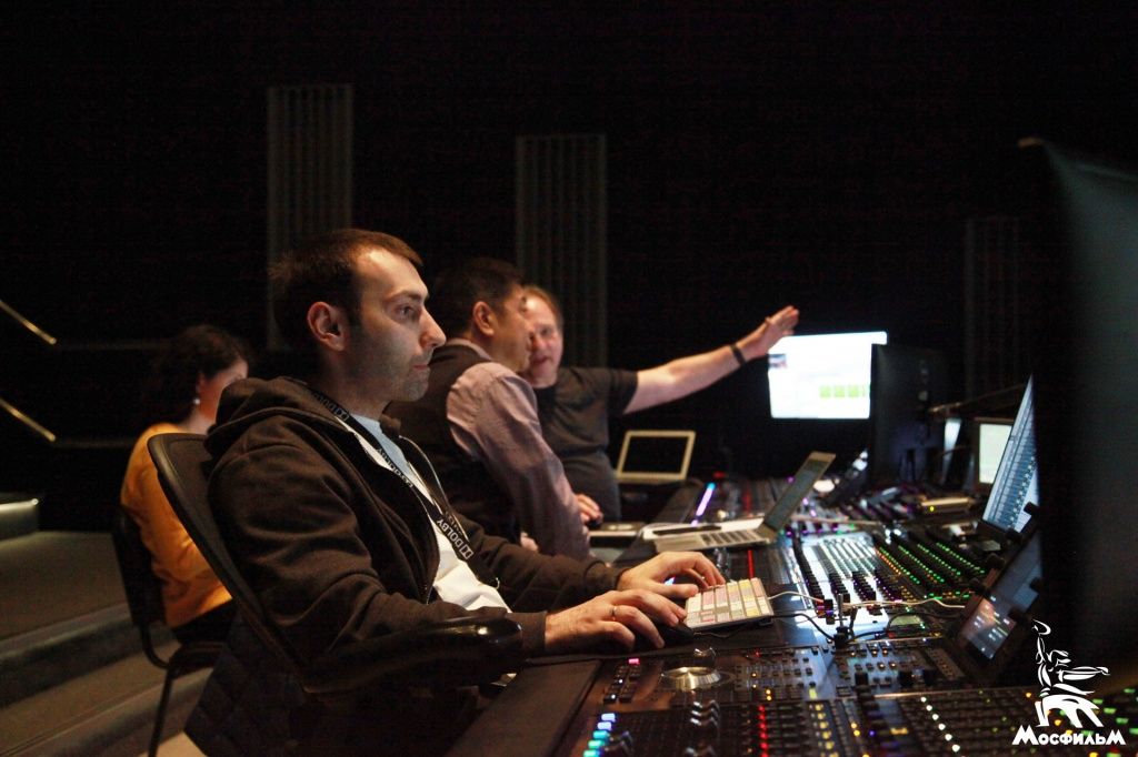 Работа звукорежиссеров в Седьмой студии Dolby Atmos