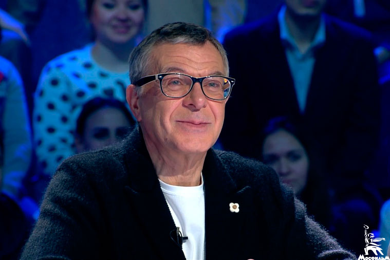Андрей Ургант на съемках программы «Пятеро на одного» Андрей Ургант на съемках программы «Пятеро на одного»
