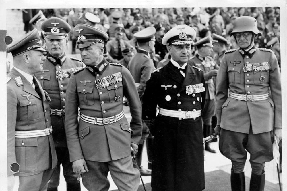 12 сетнября 1938 года.На параде генералы Мильх, Кейтель, Браухич, Редер, Вейхс