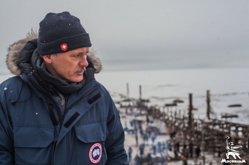 Режиссер Федор Попов на съемках фильма «Коридор бессмертия» Режиссер Федор Попов на съемках фильма «Коридор бессмертия»